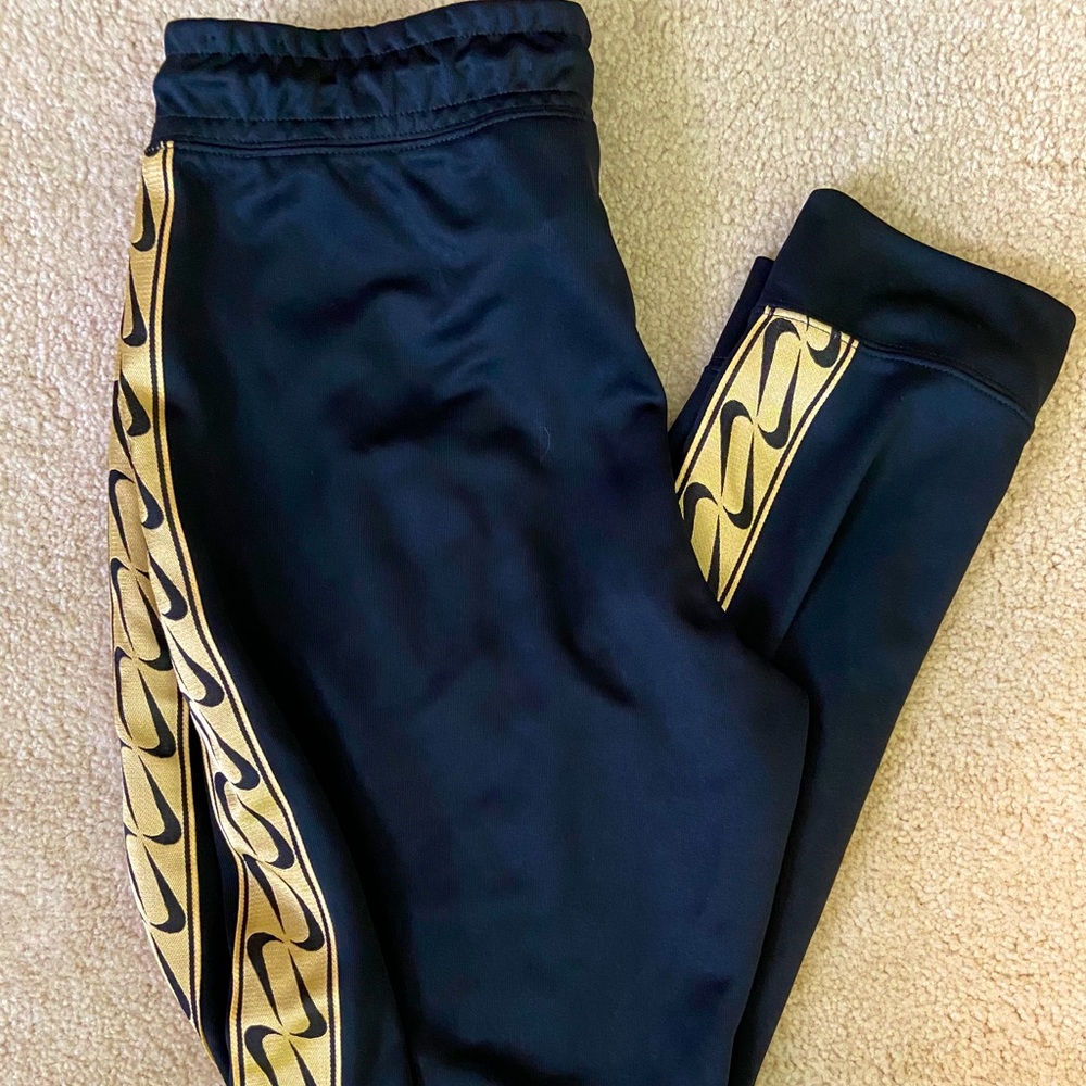 NWOT Nike Joggers
